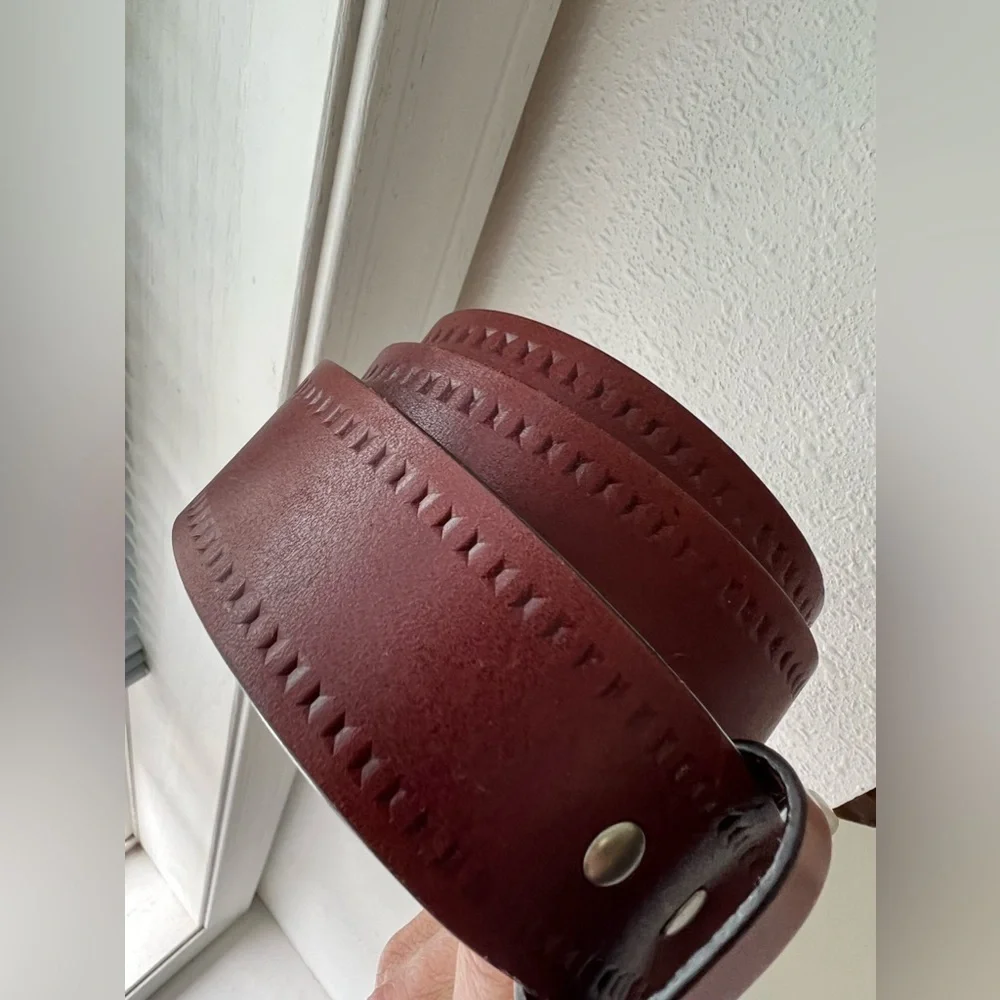 Columbia | Men's Size Small (30-32) | Brown Leather Belt